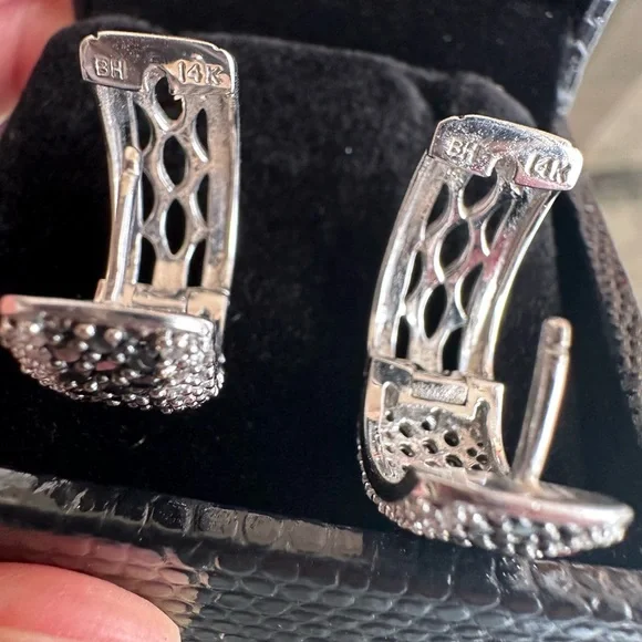 14K white goldearrings with black and white diamonds